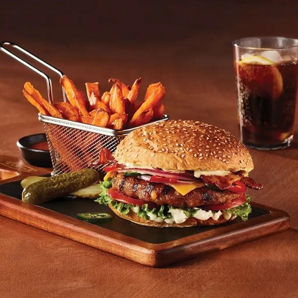 Olymel Jalapeno & Cheddar Pork Burgers Uncooked 5.29oz - 24/CS - SOLD BY CASE - (1) (97652)