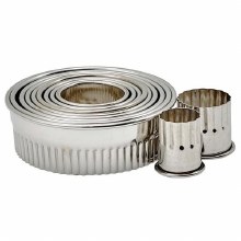 Winco Fluted Stainless Steel Cookie Cutter Set  - 1/EACH (CST-1)