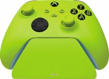 Razer Universal Quick Charging Stand for Xbox - Electric Volt Wake - Charging Stand for Xbox, Xbox Series X|S and Xbox One Elite Controller - FRML Packaging