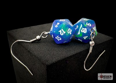 Chessex Hook Earrings Festive Mini-D20 Waterlily/white