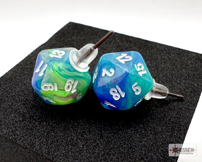 Chessex Stud Earrings Festive Mini-D20 Waterlily/white