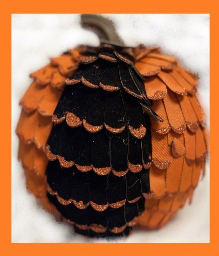 SCALLOPED EDGED PUMPKIN LARGE
