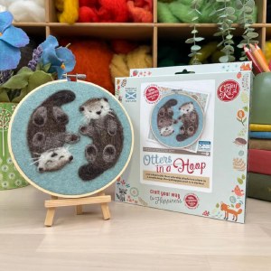 Otters in a Hoop Felting Kit