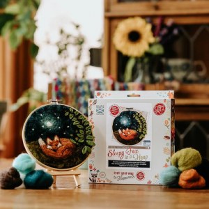 Sleepy Fox in a Hoop Felting Kit