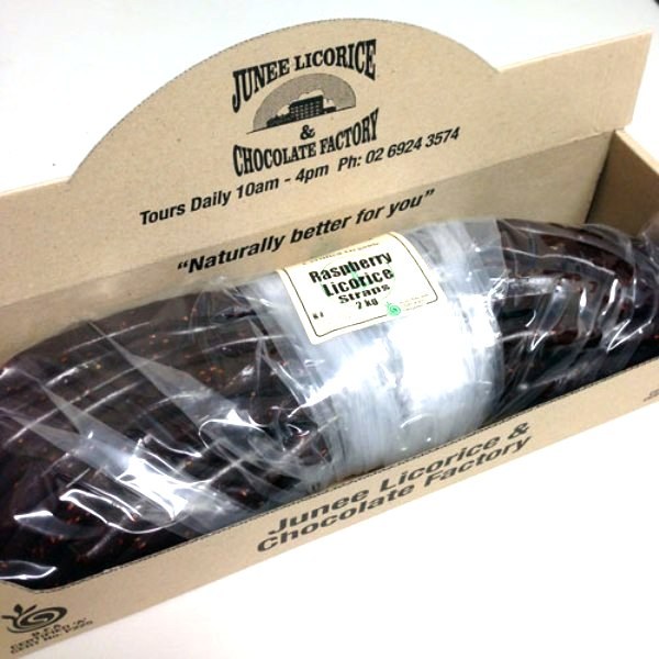 Licorice Raspberry Strap 2Kg