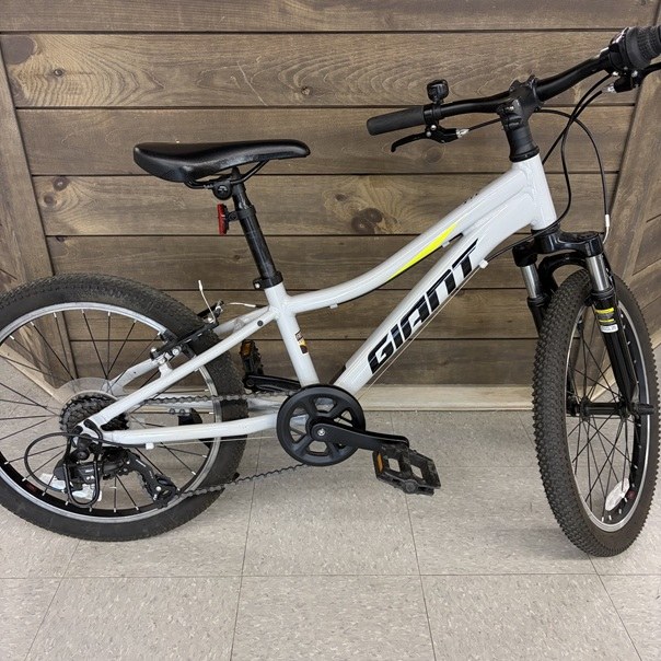 USED GIANT XTC JR 20 GREY