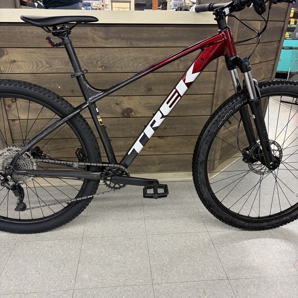 TREK MARLIN 6 GEN 2 L RED/GREY FADE