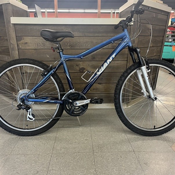GIANT BOULDER SE - NAVY MEDIUM