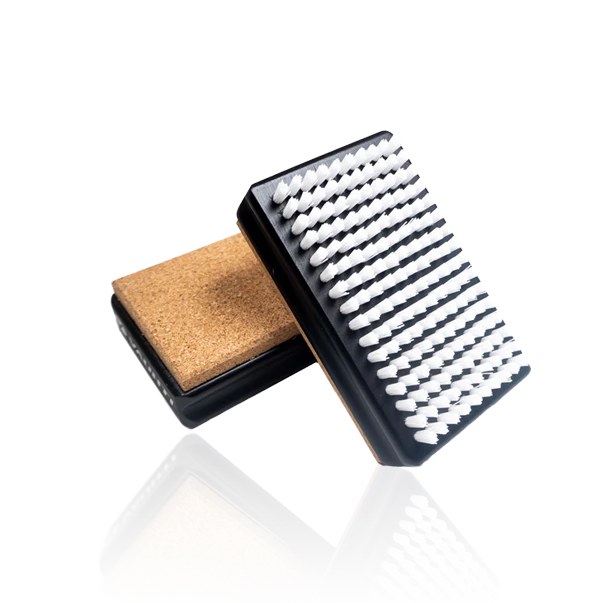 NYLON/NATURAL CORK BRUSH