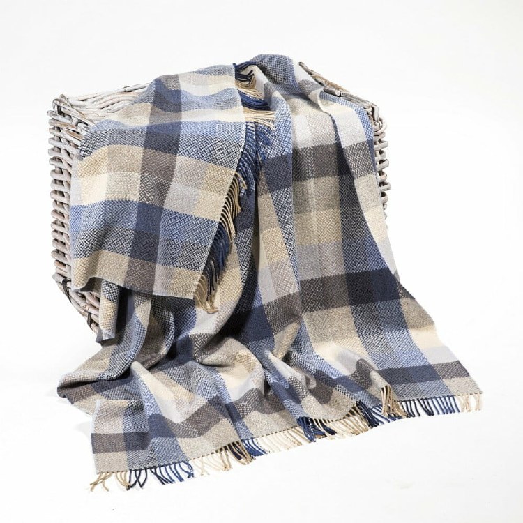 Merino-Cashmere Throw Denim Blue and Cream Check
