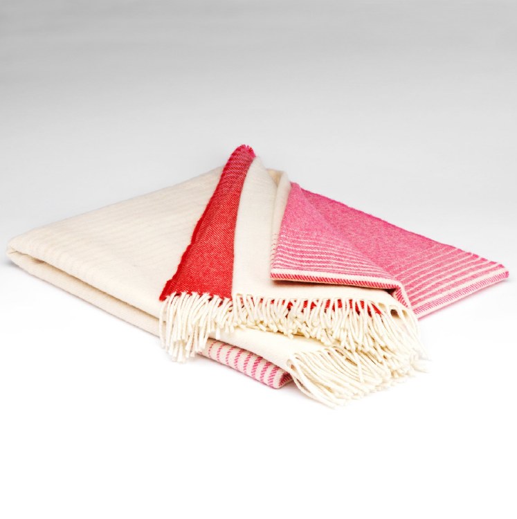 Supersoft Merino Lambswool Throw Fuschia Ombré