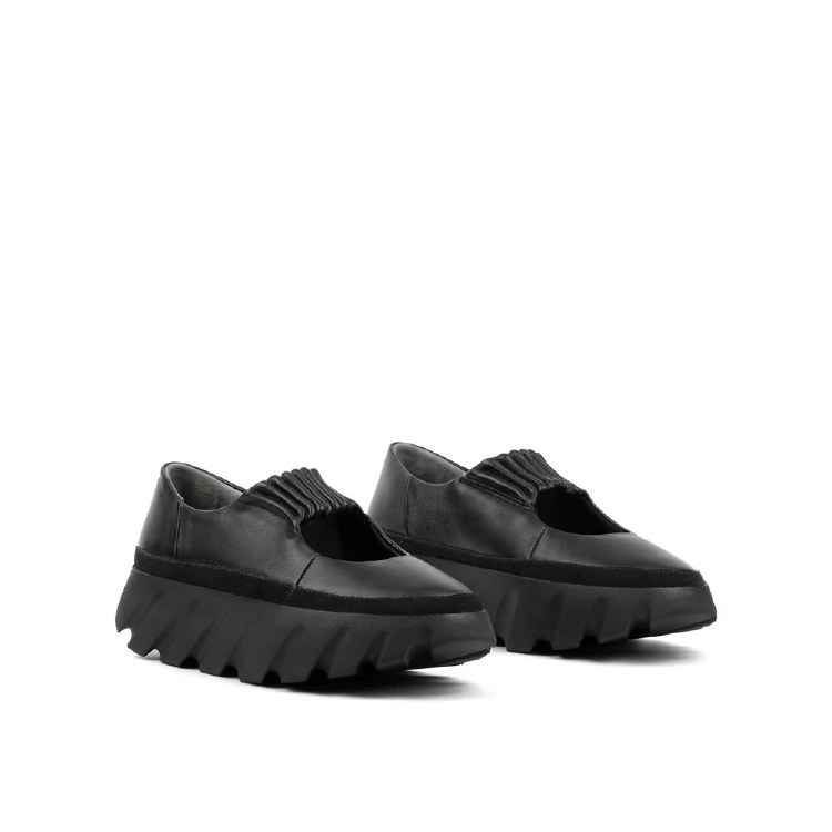 Tura Oya Black Trainer