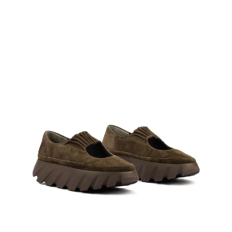 Tura Oya Chocolate Trainer
