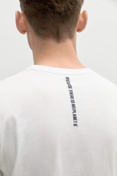 Additional picture of Printed White T-shirt