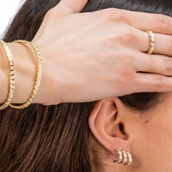 Additional picture of White and Gold Circular Earrings