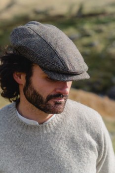 Additional picture of Irish Tweed Driving Cap Green-Brown