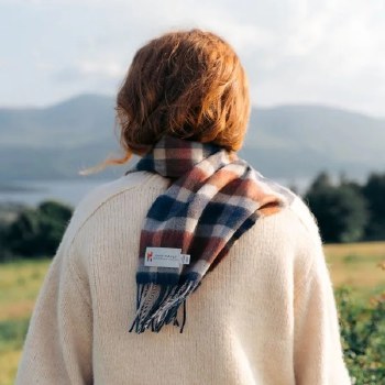 Additional picture of Merino Wool Scarf Brown and Navy Check