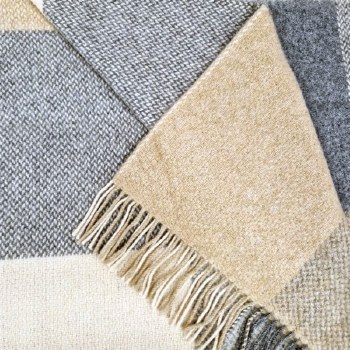 Additional picture of Merino-Cashmere Throw Camel, Beige and Grey Check