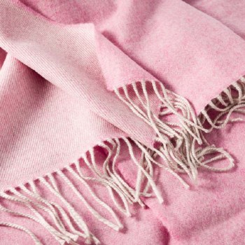 Additional picture of Merino Wool Wrap Reversible Bubblegum Pink