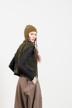 Additional picture of Merino-Mohair Knit Vest Blackforest green