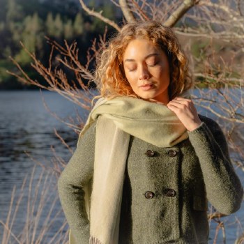 Additional picture of Merino Wool Wrap Reversible Green and Beige