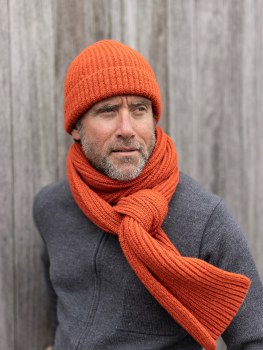 Additional picture of Merino-Cashmere Ribbed Orange Beanie