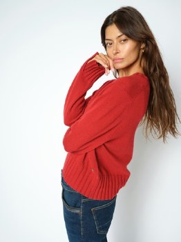 Additional picture of Lava red Cashmere crewneck knit