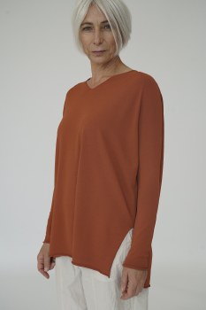 Additional picture of Terracotta Fine Viscose V-neck Knit