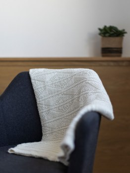 Additional picture of Large Alpaca-Silk Aran Wrap Cream