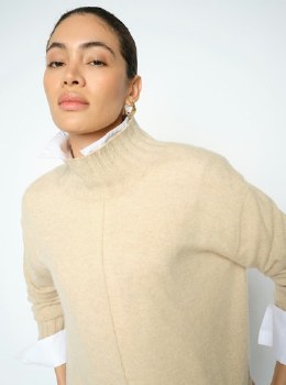 Additional picture of Butteremilk Cashmere relaxed highneck knit