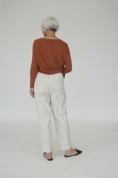 Additional picture of Terracotta Fine Viscose V-neck Knit