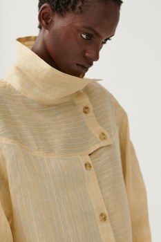 Additional picture of Antharcite Linen Shirt with Stand Collar