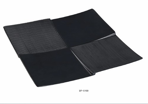 Plate Square 4-Section BLACK