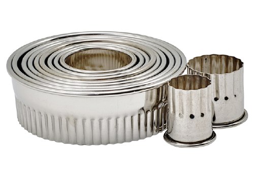 Winco CST-1 Stainless Steel Cookie Cutters, Fluted Rounds, 11 Pc Set, Rust Resistant