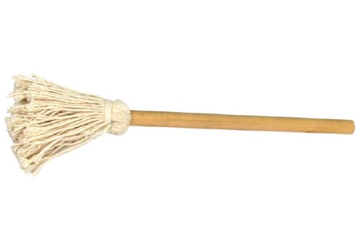 Winco OM-13 Oil Mop with Wooden Handle, 13"