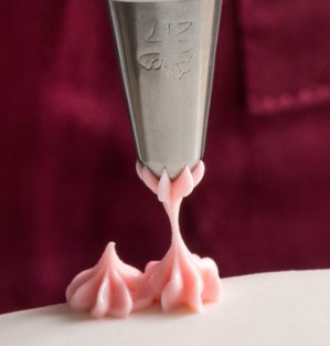 Ateco 217 Stainless Steel Piping Tip, Drop Flower, Small Base Size, 0.33" Opening