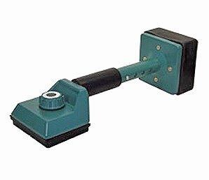 CARPET KNEE KICKER