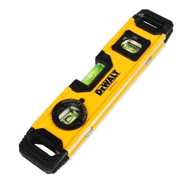LEVEL, 9" MAGNETIC ALUMINUM BODY TORPEDO- DEWALT