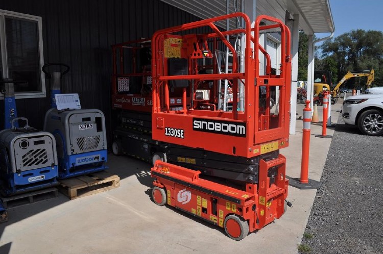 13' Scissor Lift