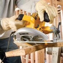 Additional picture of Saw Circular Corded Lightweight 7-1/4" w/Contractor Bag Dewalt (Bare Tool)