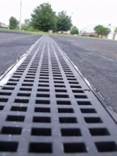 Additional picture of CHANNEL, BLACK, POLYLOK, 4 FEET, COMPLETE ASSEMBLY W/ GRATE
