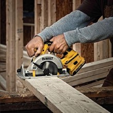 Additional picture of Adapter 18V to 20V - Dewalt