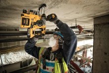 Additional picture of Hammer Rotary SDS Plus L-Shape 1" Kit Dewalt w/Onboard Dust Extractor (2) Batteries (1) Charger (1) Depth Rod (1) Kit Box