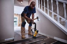 Additional picture of Nailer Flooring 2in1 15.5 GA Staples and 16 GA L-Cleats 1-1/2" to 2" Staples Dewalt (3) Base Plates - 1/2", 5/8" 3/4"