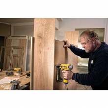 Additional picture of Stapler 18 GA Finish  1/4" Narrow Crown 1/2" to 1-1/2" Leg Pneumatic Dewalt