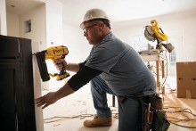Additional picture of Nailer Kit Brad 18 GA 20V Max XR Dewalt  (1) Battery (1) Charger