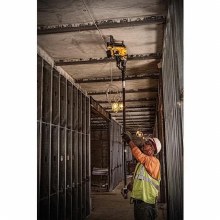 Additional picture of NAILER, CONCRETE 1/2" to 2-1/4" CORDLESS 20V LION MAX KIT, 2 BATTERY, CHARGER