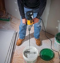 Additional picture of Drill Electric Mixer Spade Handle 9.0 AH 1/2" Kit Dewalt (1) Bucket (1) 25' Extension Cord (1) Paddle Style Mixing Bit