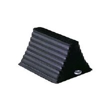 WHEEL CHOCKS, RUBBER 6" x 8" x 9"