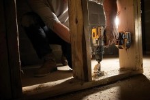 Additional picture of Drill Hammer Kit 20V Max XR 3 Speed 1/2" Cordless Brushless Kit Dewalt (2) Batteries (1) Charger (1) Case